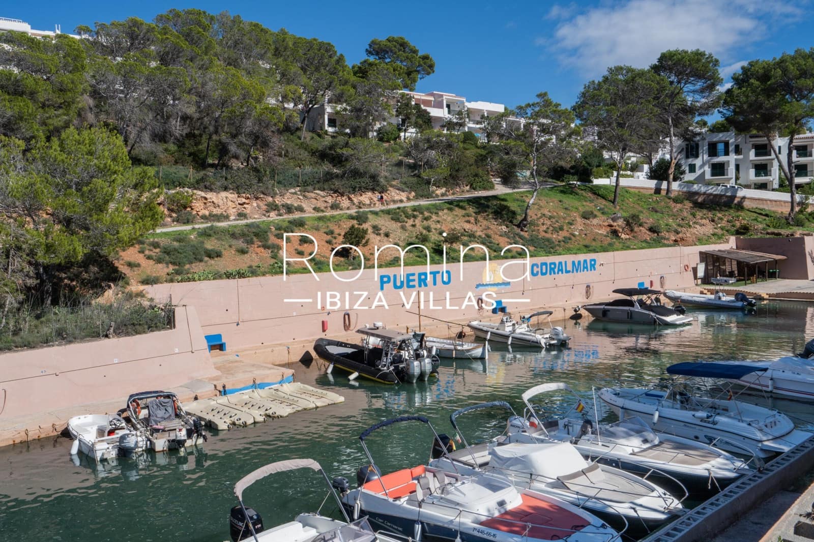 4 soveværelse Villa til salg i Cala Tarida med swimmingpool - € 1.590.000 (Ref: 9357231)