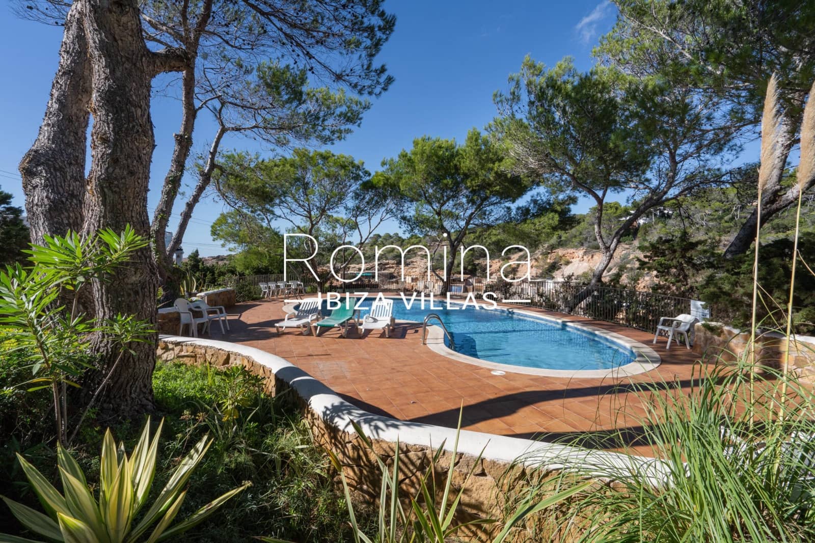 4 soveværelse Villa til salg i Cala Tarida med swimmingpool - € 1.590.000 (Ref: 9357231)