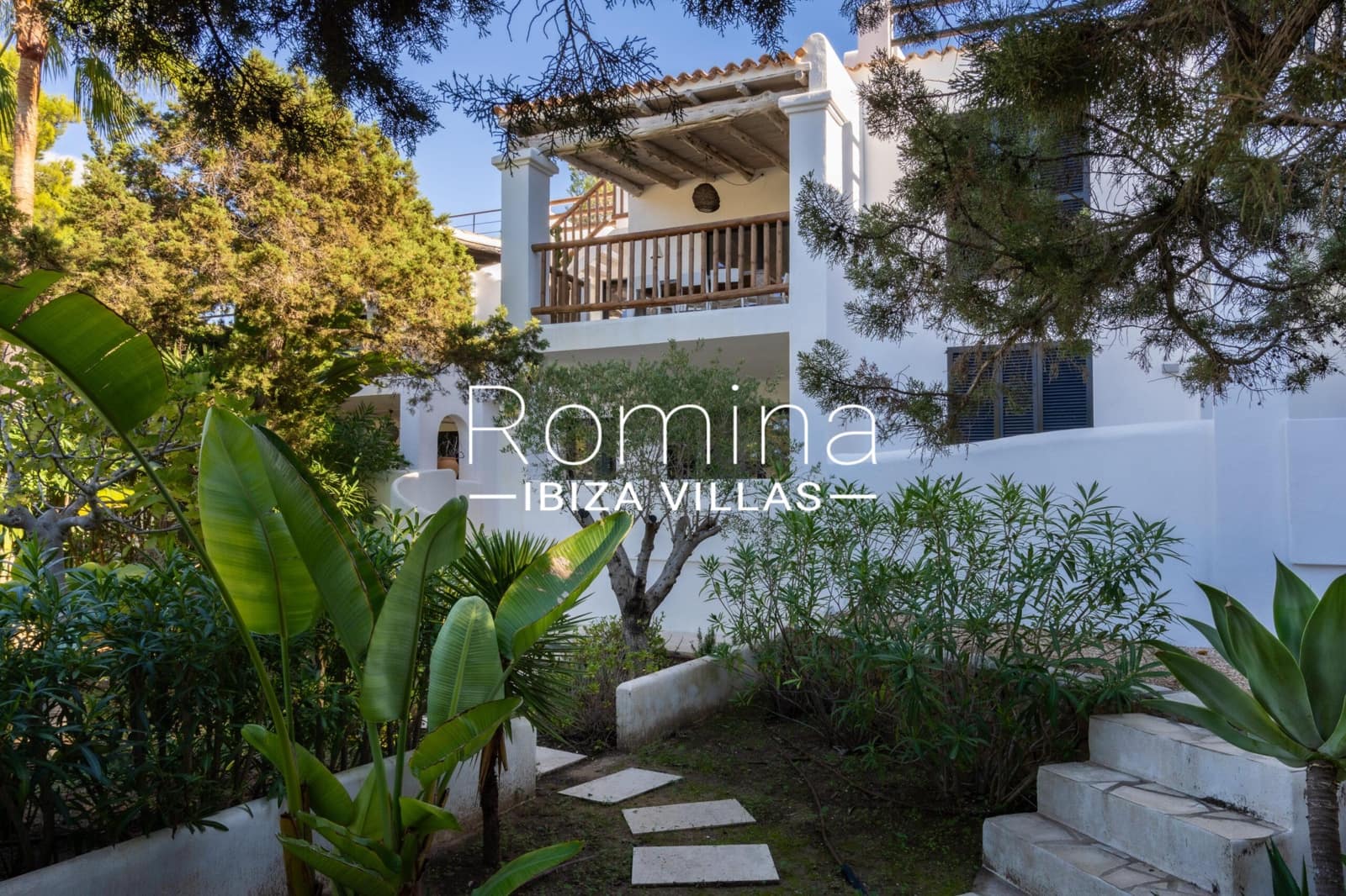 4 soveværelse Villa til salg i Cala Tarida med swimmingpool - € 1.590.000 (Ref: 9357231)