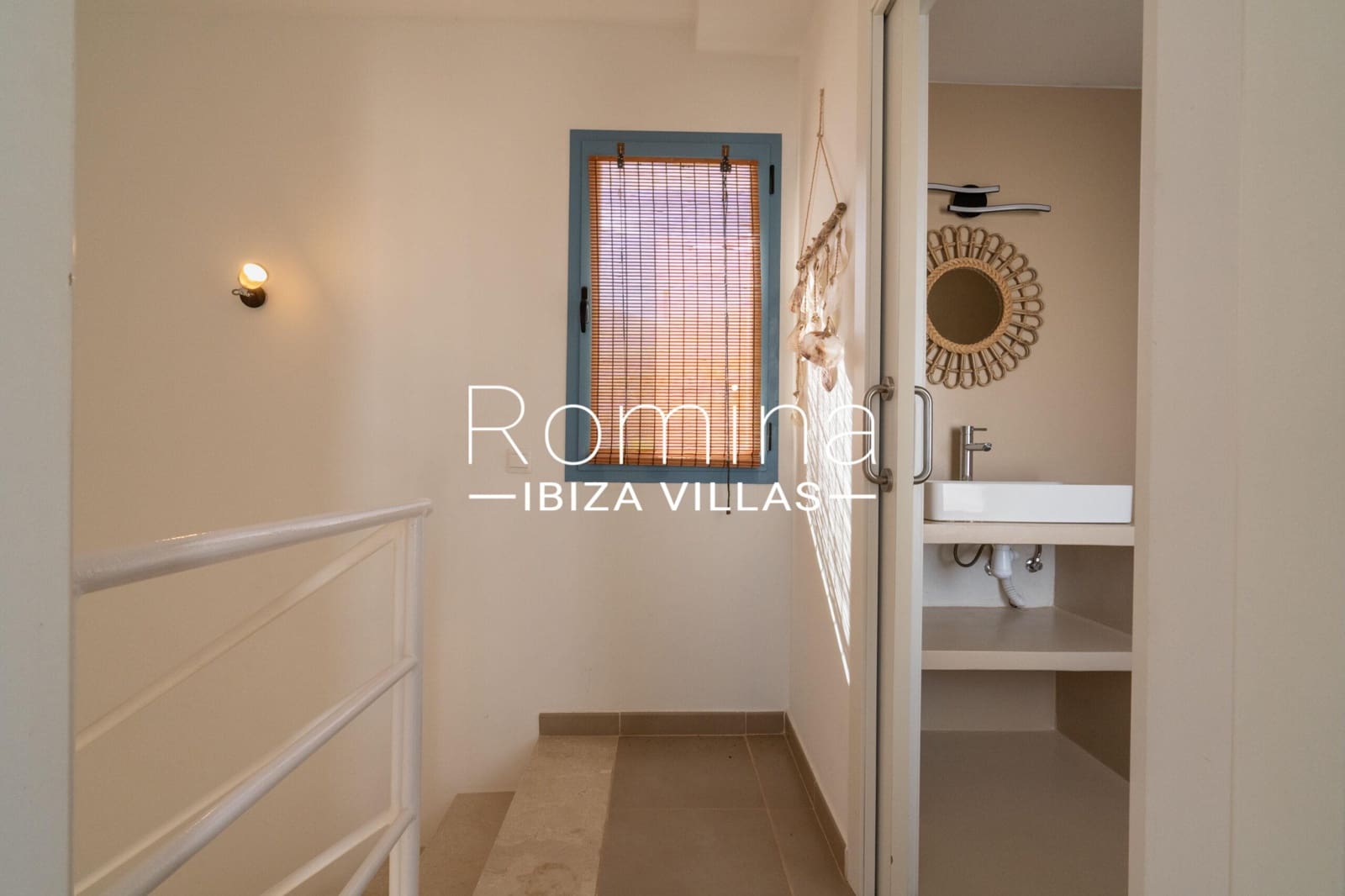 3 slaapkamer Rijtjeshuis te koop in Cala Tarida met zwembad garage - € 825.000 (Ref: 9357592)