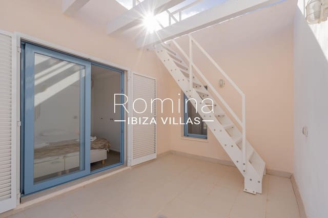 3 slaapkamer Rijtjeshuis te koop in Cala Tarida, San Jose / Sant Josep de Sa Talaia met zwembad garage - € 825.000 (Ref: 9357592)