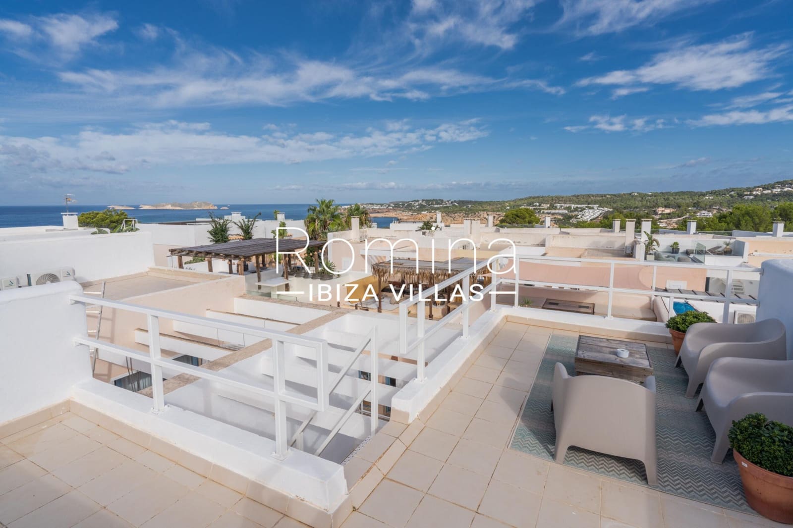 3 slaapkamer Rijtjeshuis te koop in Cala Tarida met zwembad garage - € 825.000 (Ref: 9357592)