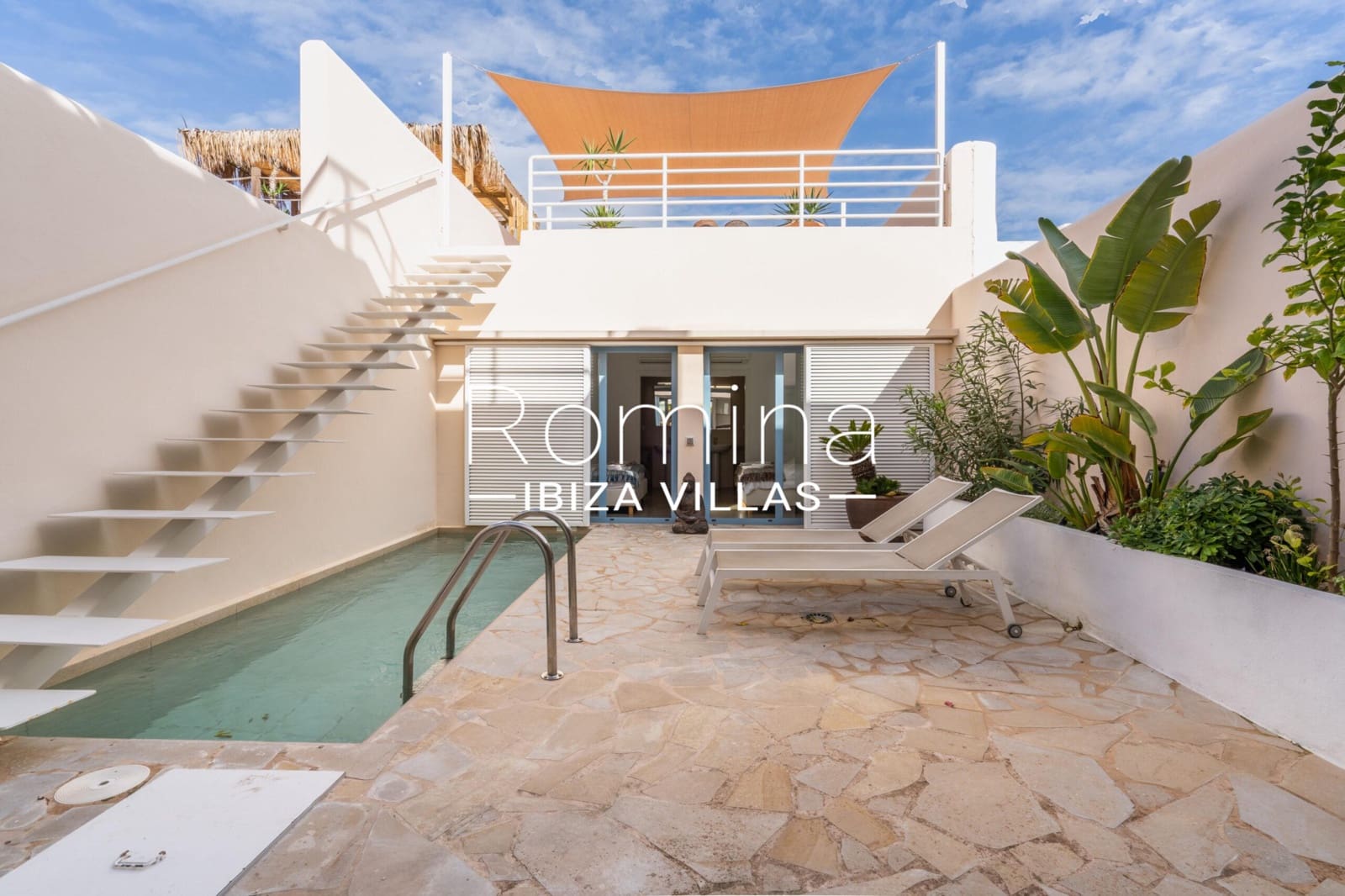 3 slaapkamer Rijtjeshuis te koop in Cala Tarida met zwembad garage - € 825.000 (Ref: 9357592)