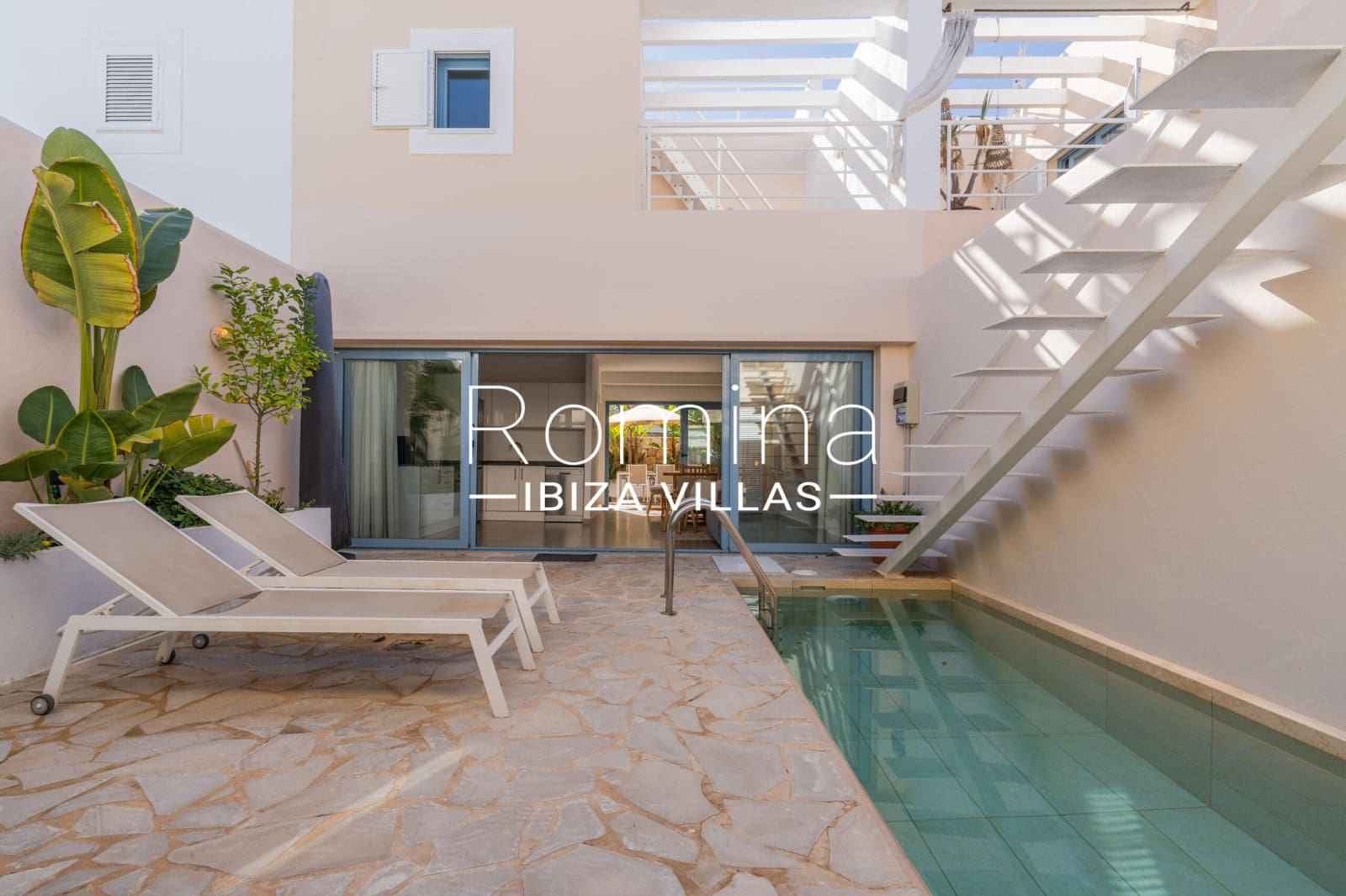 3 slaapkamer Rijtjeshuis te koop in Cala Tarida met zwembad garage - € 825.000 (Ref: 9357592)