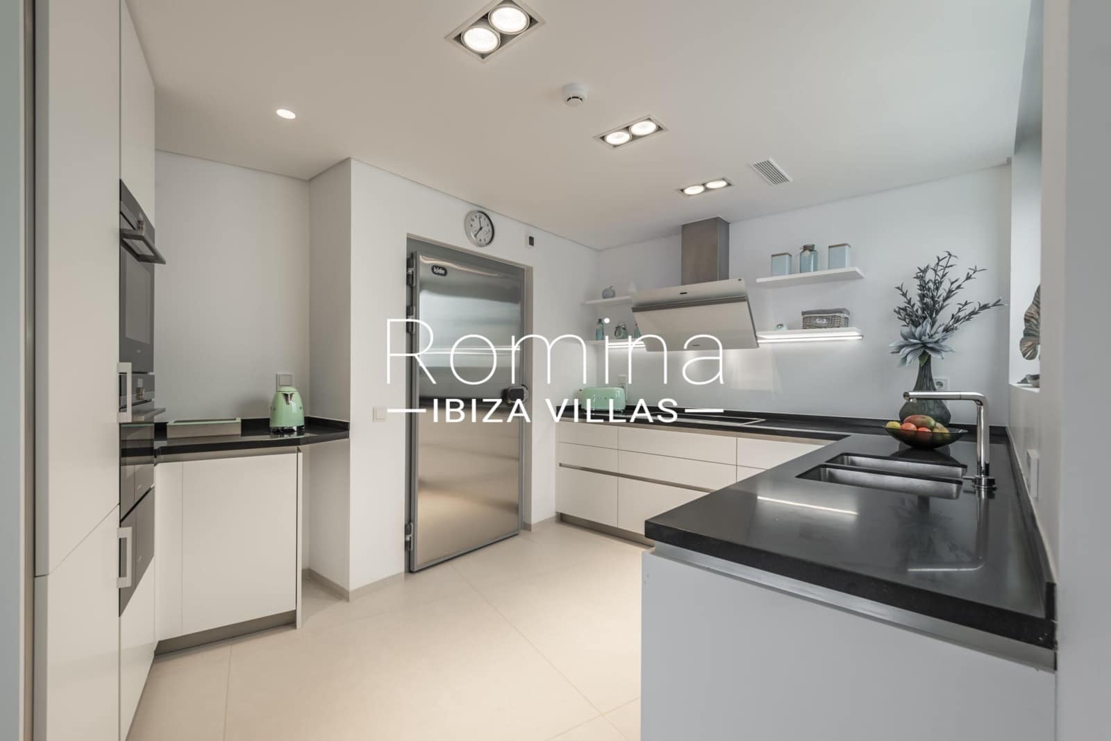 9 makuuhuone Bungalow myytävänä paikassa Roca Llisa mukana uima-altaan 
autotalli - 9 800 000 € (Ref: 9373885)