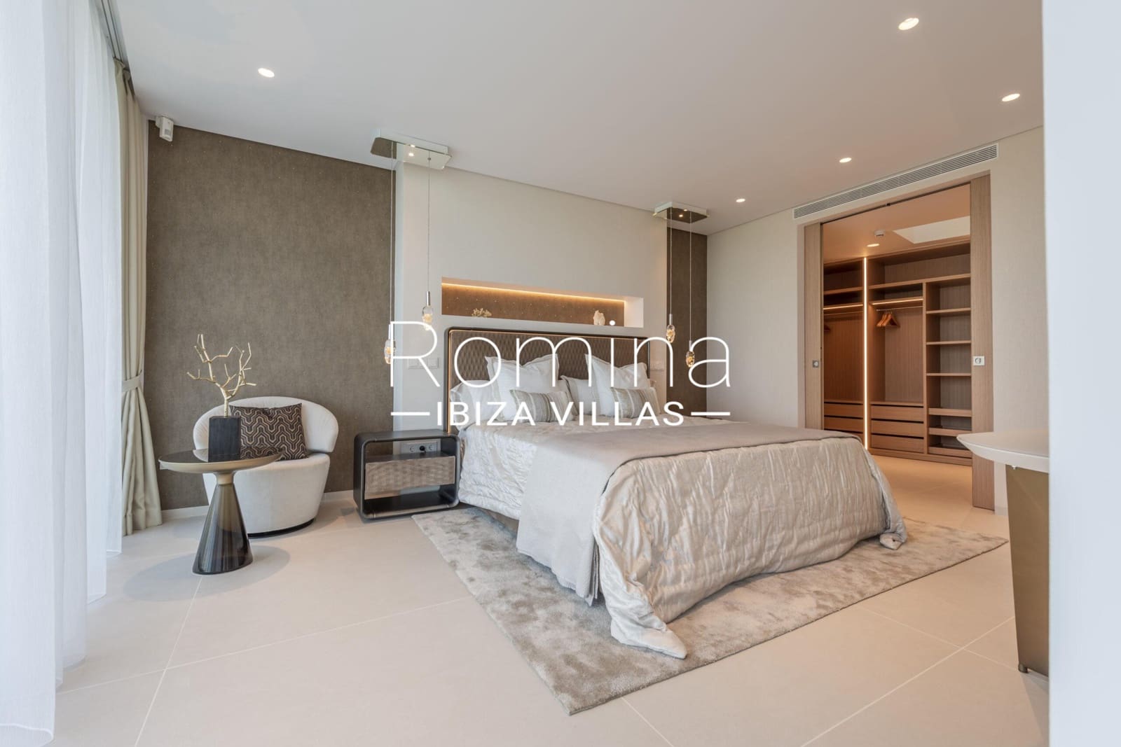 9 makuuhuone Bungalow myytävänä paikassa Roca Llisa mukana uima-altaan 
autotalli - 9 800 000 € (Ref: 9373885)