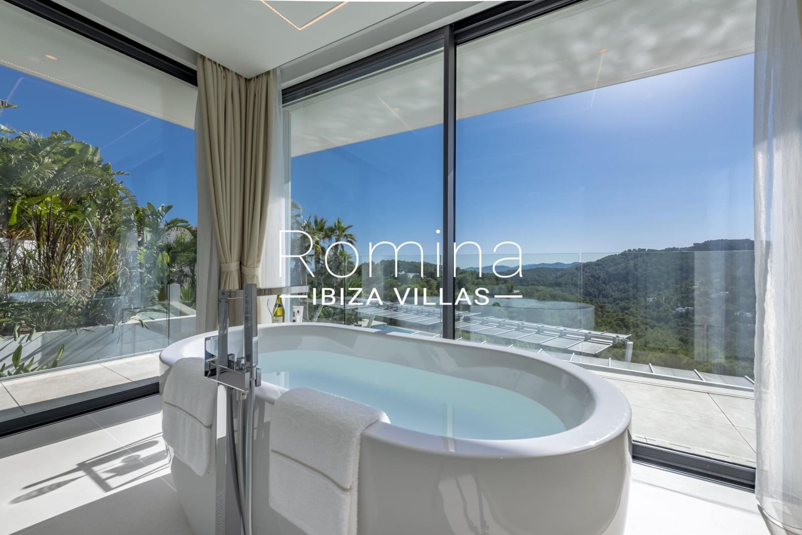 9 makuuhuone Bungalow myytävänä paikassa Roca Llisa mukana uima-altaan 
autotalli - 9 800 000 € (Ref: 9373885)