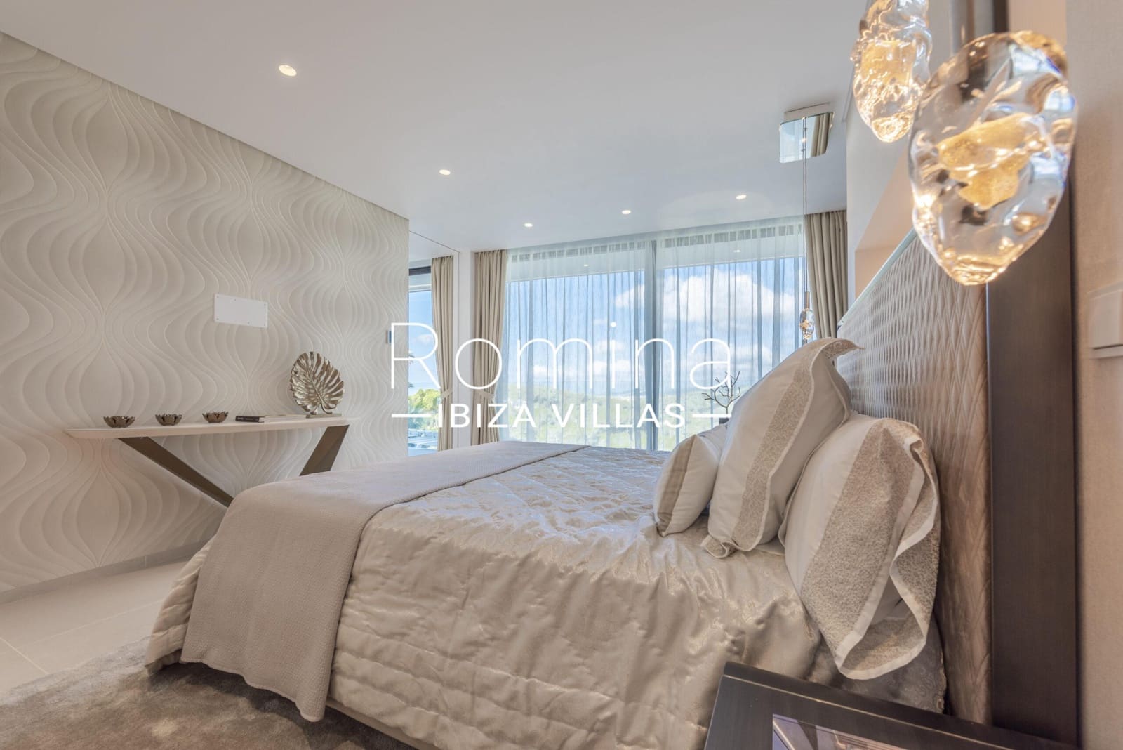 9 makuuhuone Bungalow myytävänä paikassa Roca Llisa mukana uima-altaan 
autotalli - 9 800 000 € (Ref: 9373885)