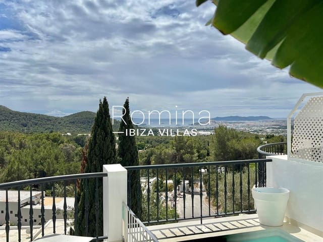 Apartamento de 2 habitaciones en Santa Eulalia / Santa Eularia en venta con piscina garaje - 1.099.000 € (Ref: 9383191)