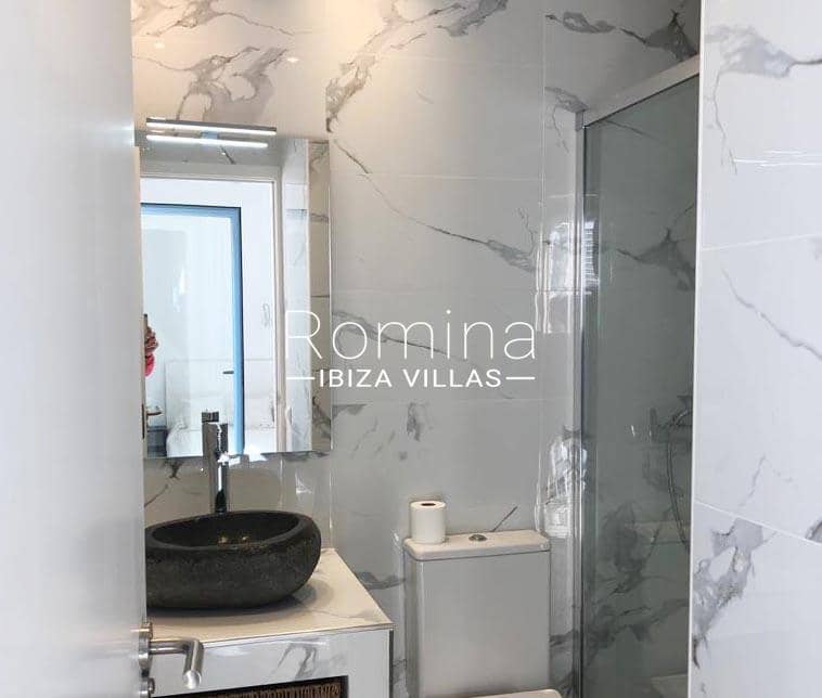 3 makuuhuone Rivitalo myytävänä paikassa Cala Moli mukana uima-altaan 
autotalli - 1 450 000 € (Ref: 9603296)