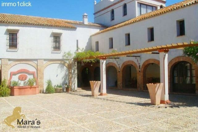 Hotel for sale in Carmona with pool garage - € 4,000,000 (Ref: 3518477)