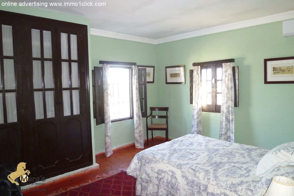 6 soveværelse Finca/Landehus til salg i Coria del Rio med swimmingpool - € 1.300.000 (Ref: 4956443)