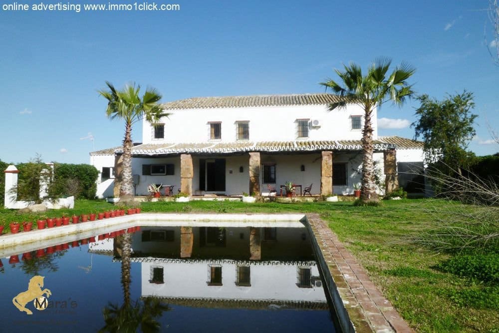 6 soveværelse Finca/Landehus til salg i Coria del Rio med swimmingpool - € 1.300.000 (Ref: 4956443)