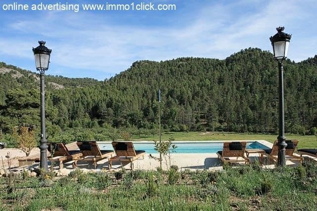 14 soveværelse Finca/Landehus til salg i Segura de la Sierra med swimmingpool - € 2.400.000 (Ref: 5428630)