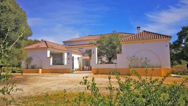 8 soveværelse Finca/Landehus til salg i Arcos de la Frontera med swimmingpool garage - € 950.000 (Ref: 6869476)