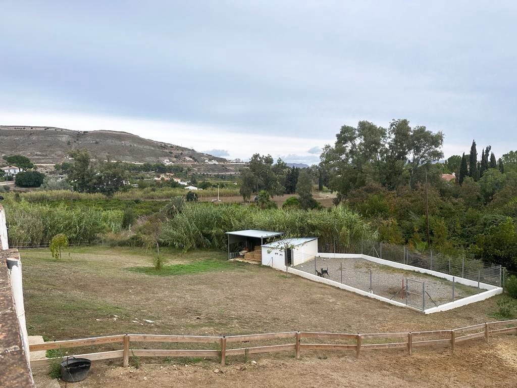 4 soverom Finca/Herregård til salgs i Alhaurin el Grande med svømmebasseng - € 475 000 (Ref: 8274406)