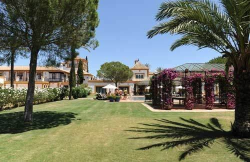 25 soverom Finca/Herregård til salgs i Sevilla by med svømmebasseng - € 12 900 000 (Ref: 8884865)