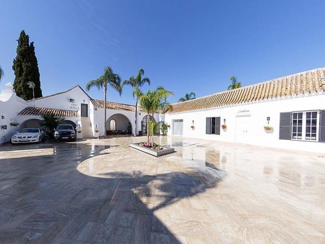 7 bedroom Finca/Country House for sale in Las Cabezas de San Juan with pool - € 1,800,000 (Ref: 9094497)