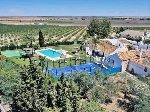 7 bedroom Finca/Country House for sale in Las Cabezas de San Juan with pool - € 1,800,000 (Ref: 9094497)