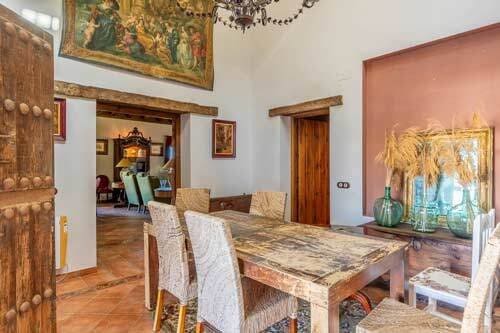 9 soveværelse Finca/Landehus til salg i La Puebla de Cazalla - € 1.800.000 (Ref: 9114836)