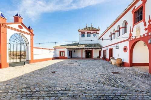 9 soveværelse Finca/Landehus til salg i La Puebla de Cazalla - € 1.800.000 (Ref: 9114836)