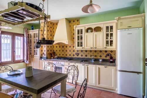 9 soveværelse Finca/Landehus til salg i La Puebla de Cazalla - € 1.800.000 (Ref: 9114836)