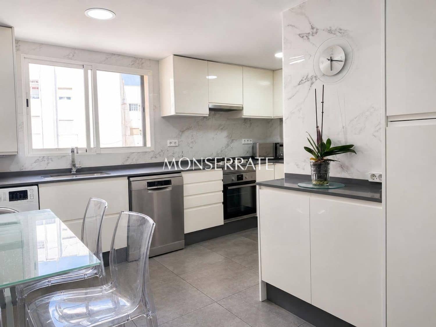 Appartement de 4 chambres à louer à Valence ville avec garage - 2 400 € (Ref: 10012783)