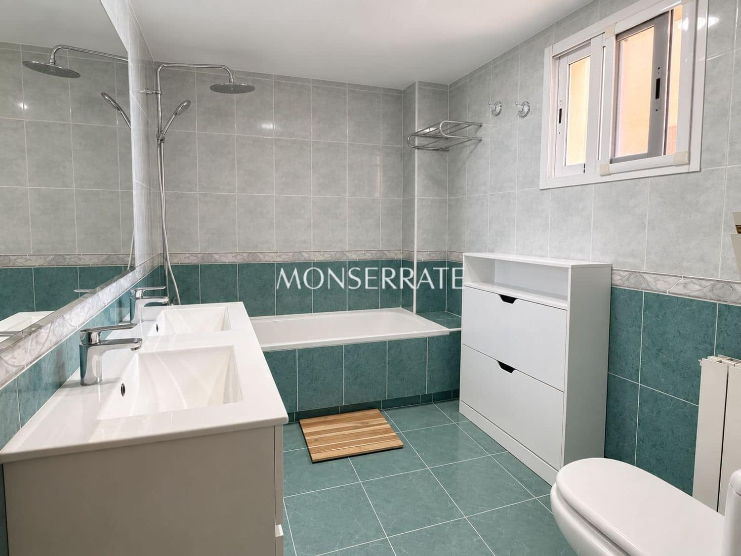 Appartement de 4 chambres à louer à Valence ville avec garage - 2 400 € (Ref: 10012783)