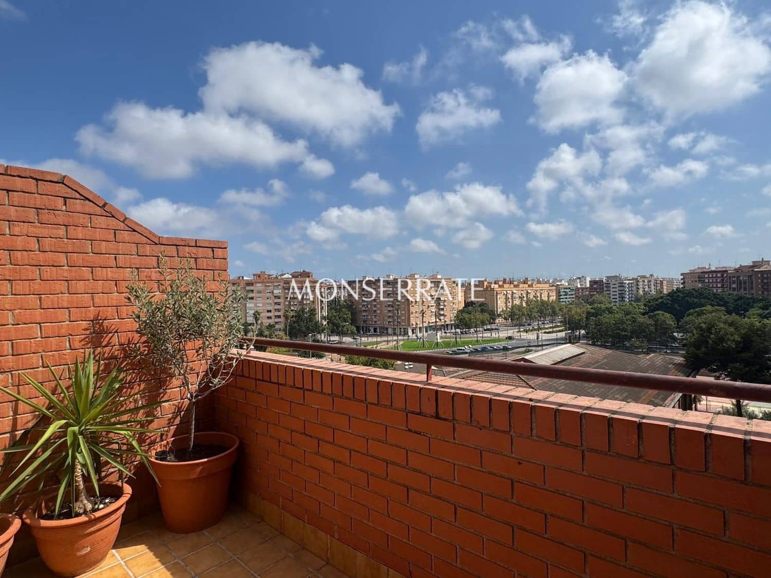 Appartement de 4 chambres à louer à Valence ville avec garage - 2 400 € (Ref: 10012783)