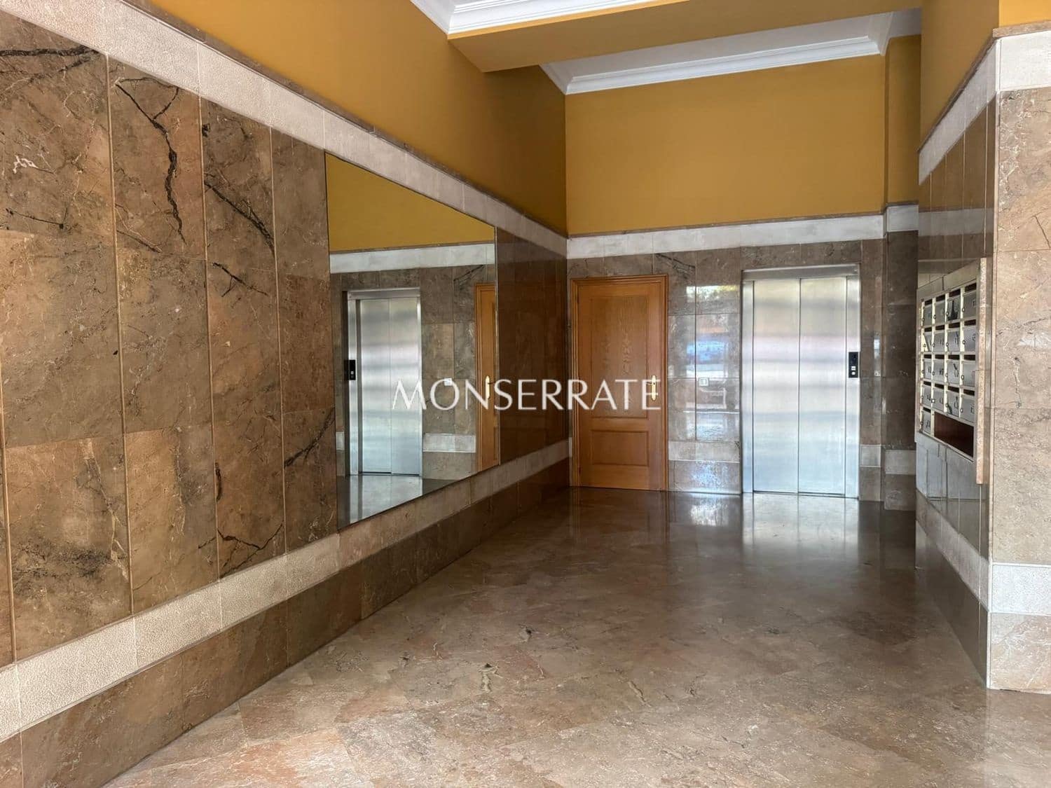 Appartement de 4 chambres à louer à Valence ville avec garage - 2 400 € (Ref: 10012783)