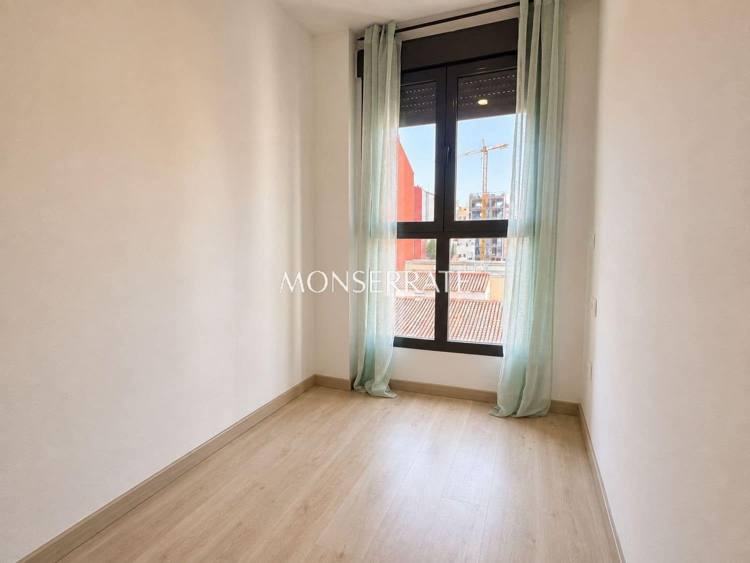 2 soveværelse Lejlighed til leje i Valencia by med garage - € 1.650 (Ref: 10015078)