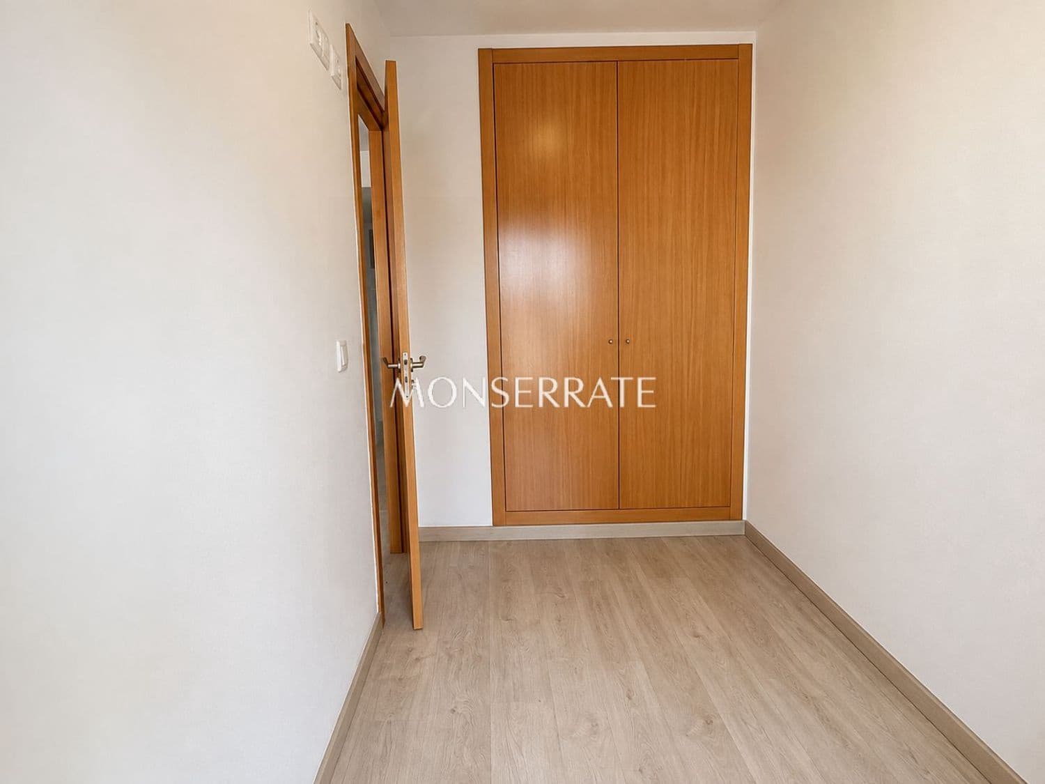 2 soveværelse Lejlighed til leje i Valencia by med garage - € 1.650 (Ref: 10015078)