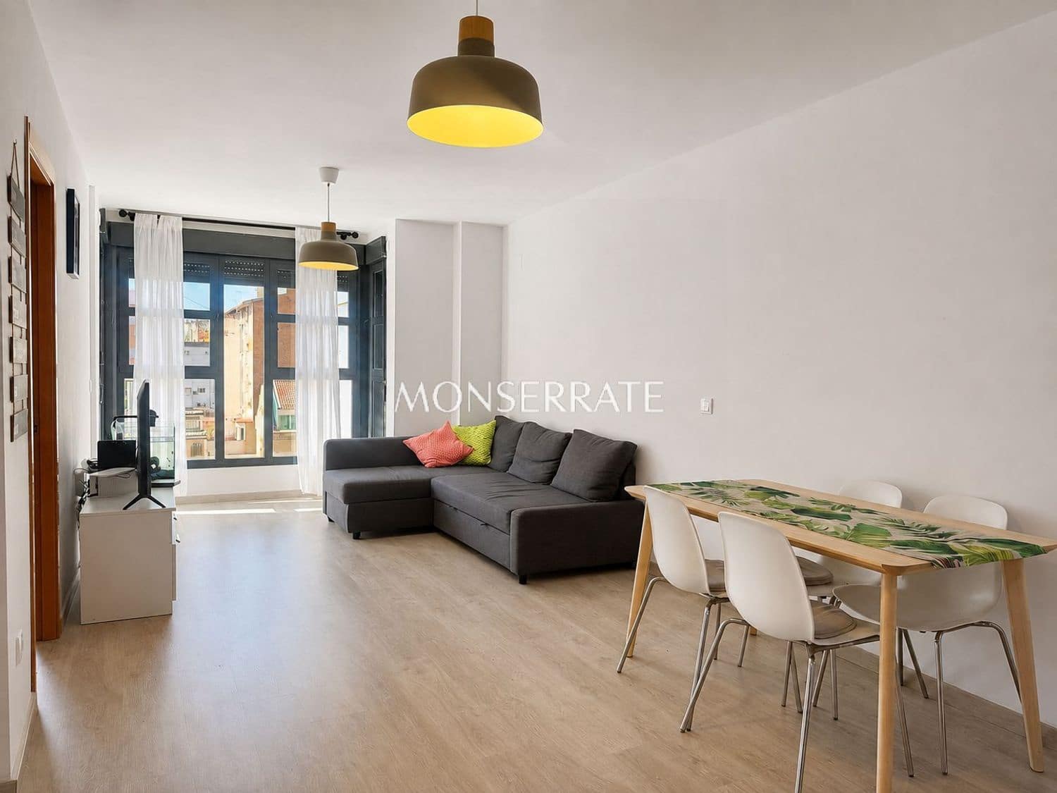 2 soveværelse Lejlighed til leje i Valencia by med garage - € 1.650 (Ref: 10015078)