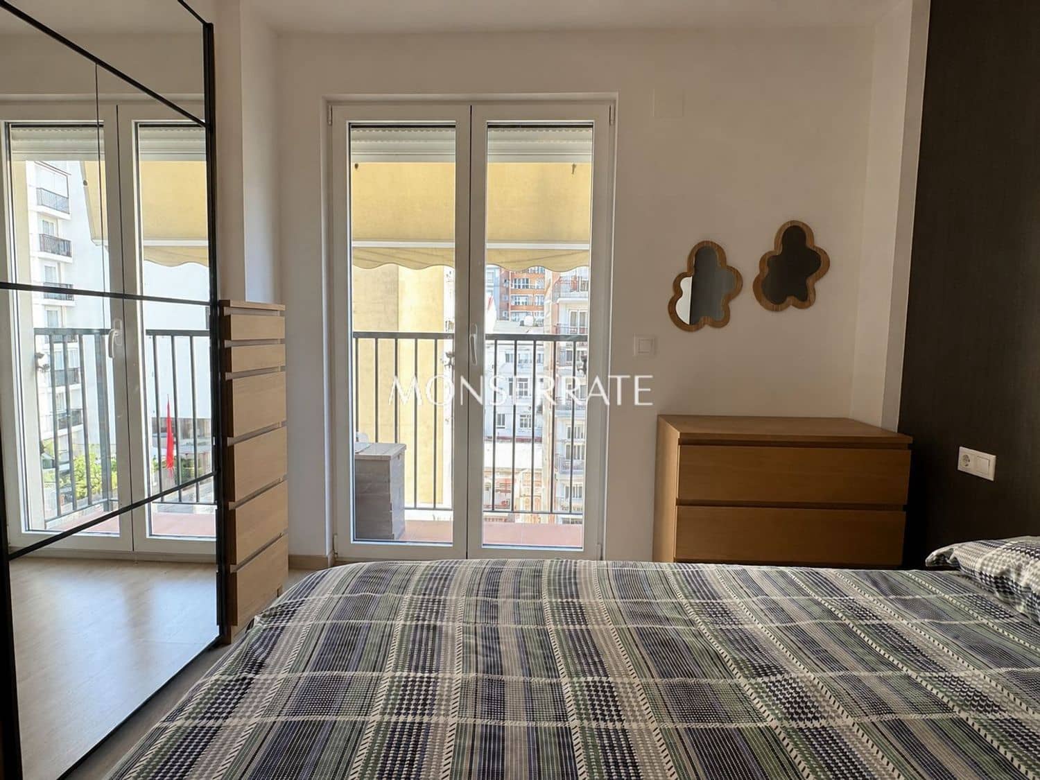 2 soveværelse Lejlighed til leje i Valencia by med garage - € 1.650 (Ref: 10015078)