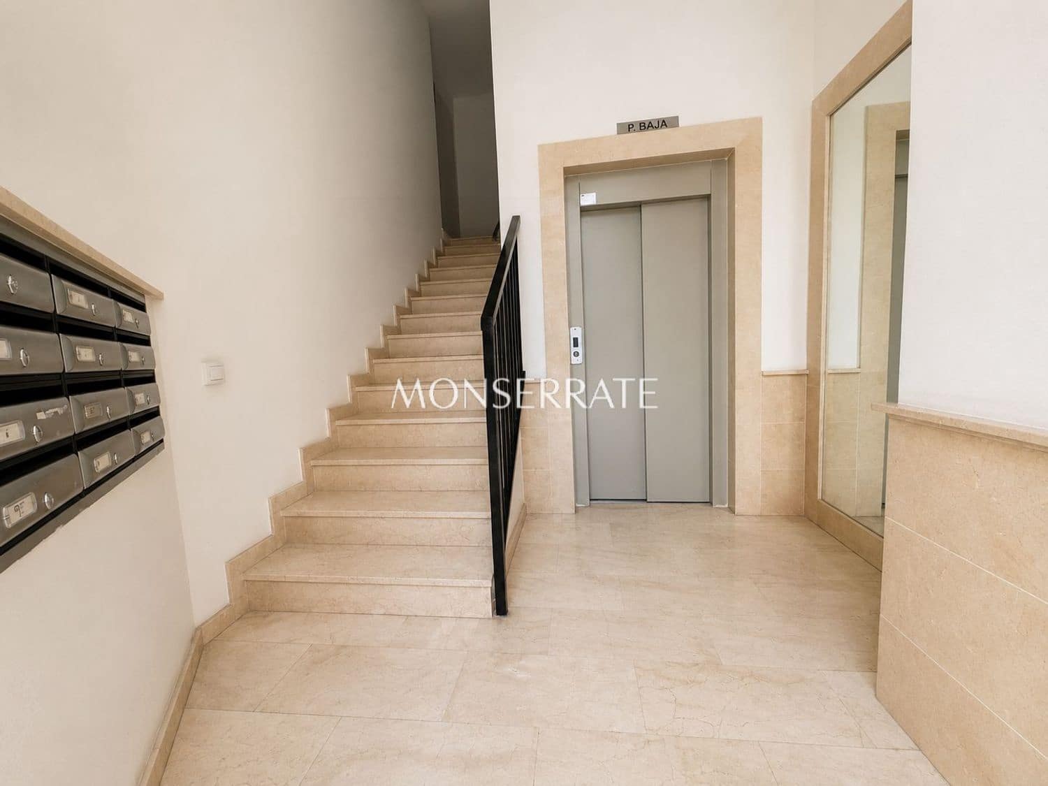 2 soveværelse Lejlighed til leje i Valencia by med garage - € 1.650 (Ref: 10015078)