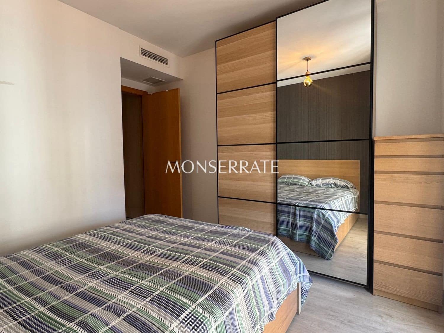 2 soveværelse Lejlighed til leje i Valencia by med garage - € 1.650 (Ref: 10015078)