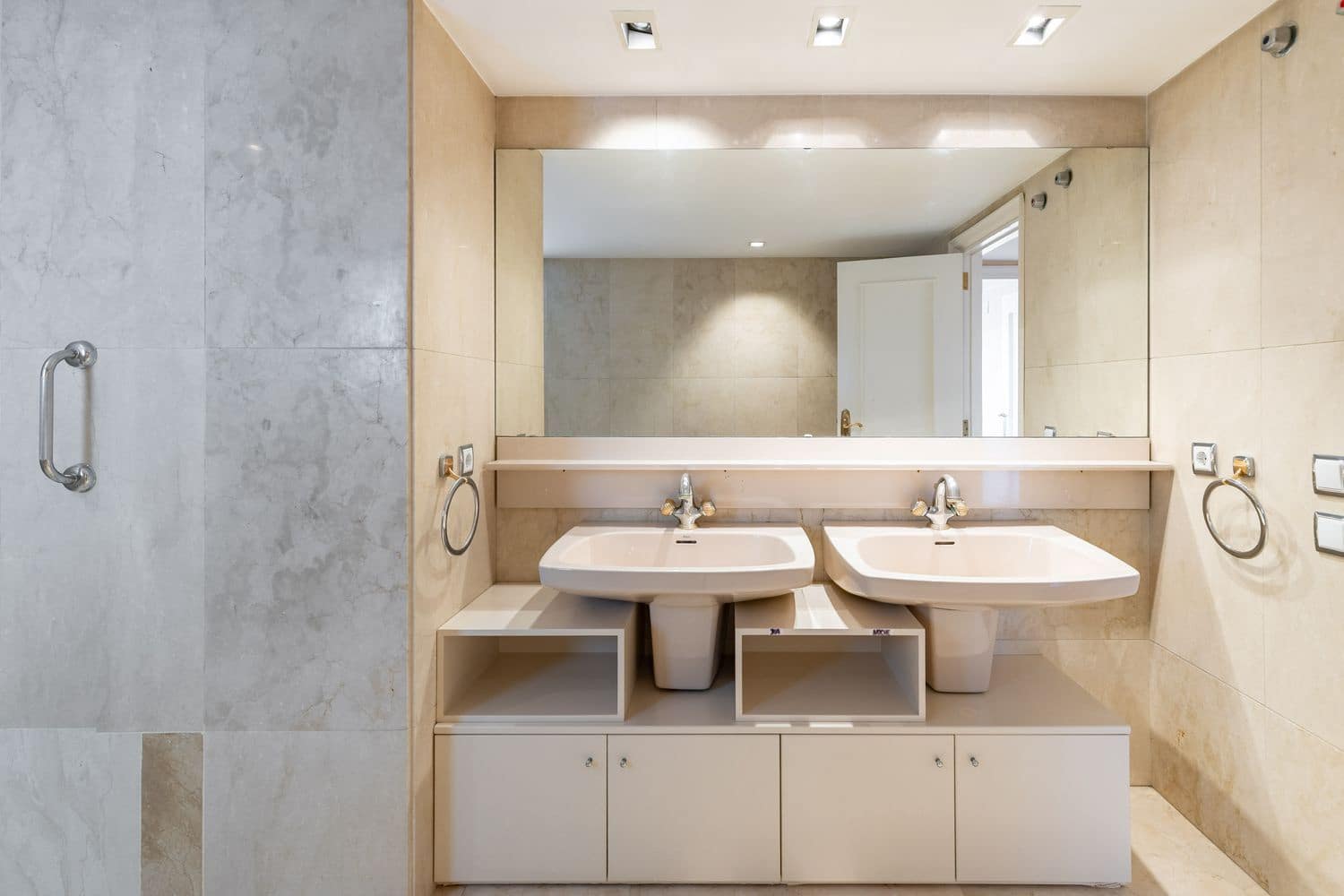 5 quarto Apartamento para venda em Valencia cidade com garagem - 1 750 000 € (Ref: 10029945)