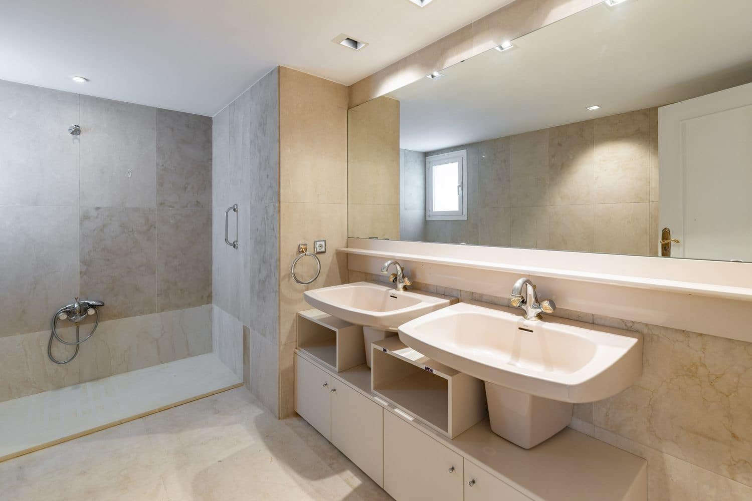 5 quarto Apartamento para venda em Valencia cidade com garagem - 1 750 000 € (Ref: 10029945)