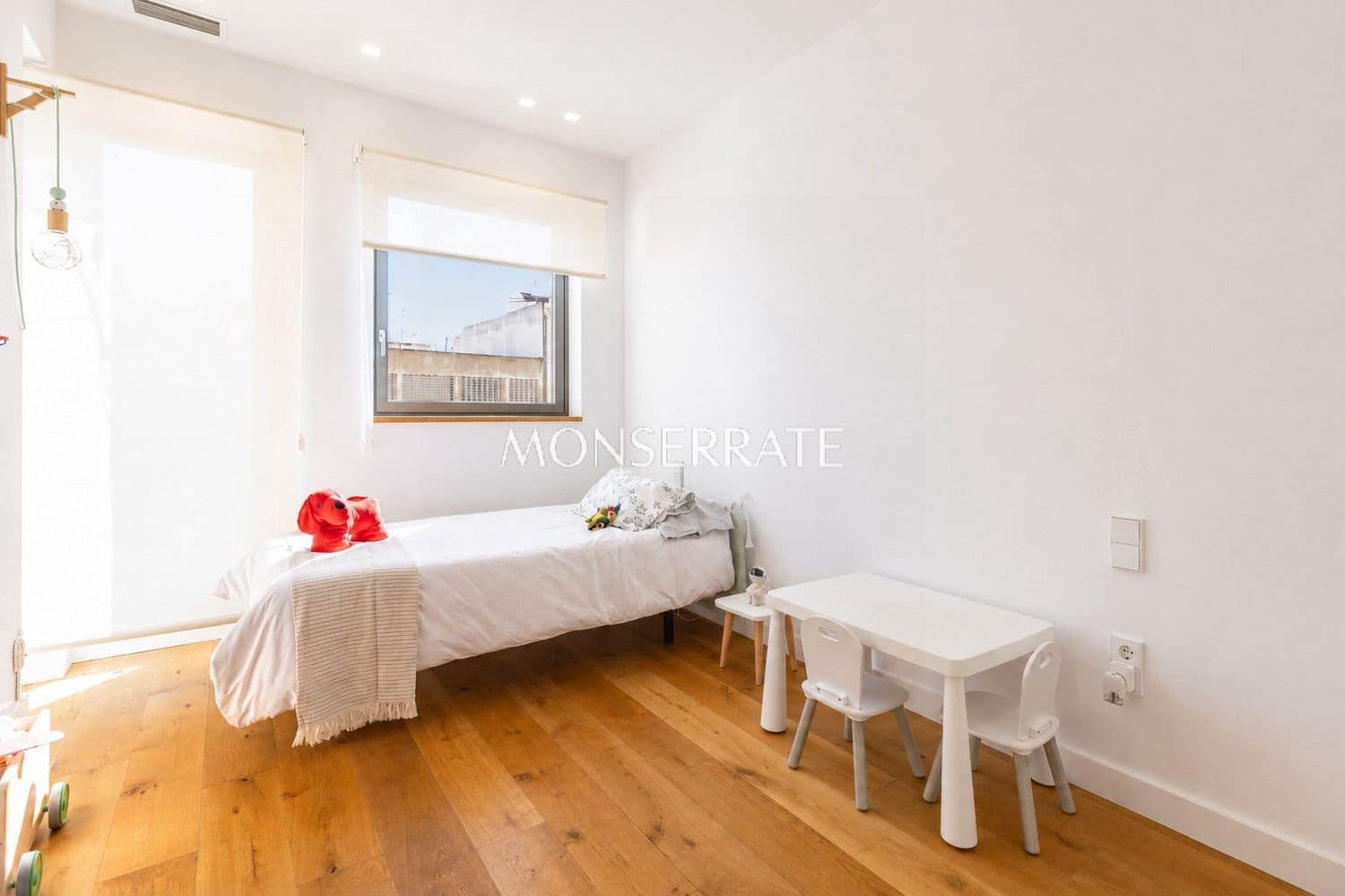 Appartement de 3 chambres à louer à Valence ville avec garage - 3 300 € (Ref: 10044492)