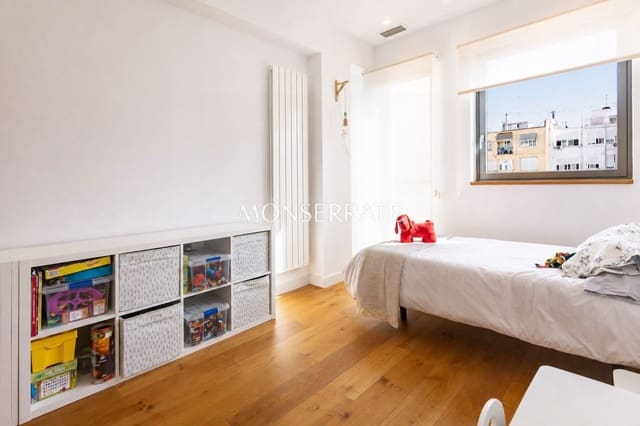 Appartement de 3 chambres à louer à La Gran Via, Valence ville avec garage - 3 300 € (Ref: 10044492)