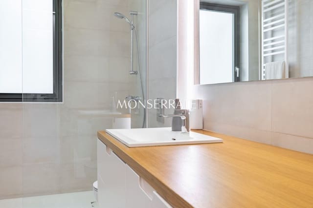 Appartement de 3 chambres à louer à La Gran Via, Valence ville avec garage - 3 300 € (Ref: 10044492)