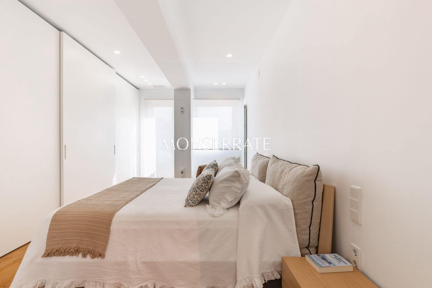Appartement de 3 chambres à louer à Valence ville avec garage - 3 300 € (Ref: 10044492)