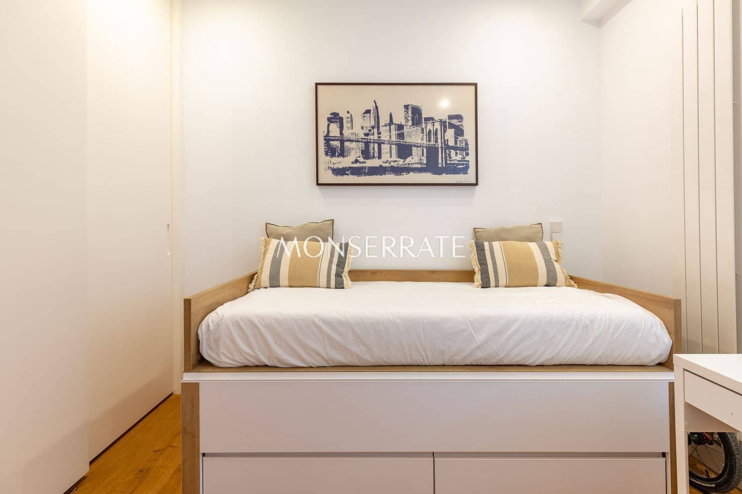 Appartement de 3 chambres à louer à Valence ville avec garage - 3 300 € (Ref: 10044492)