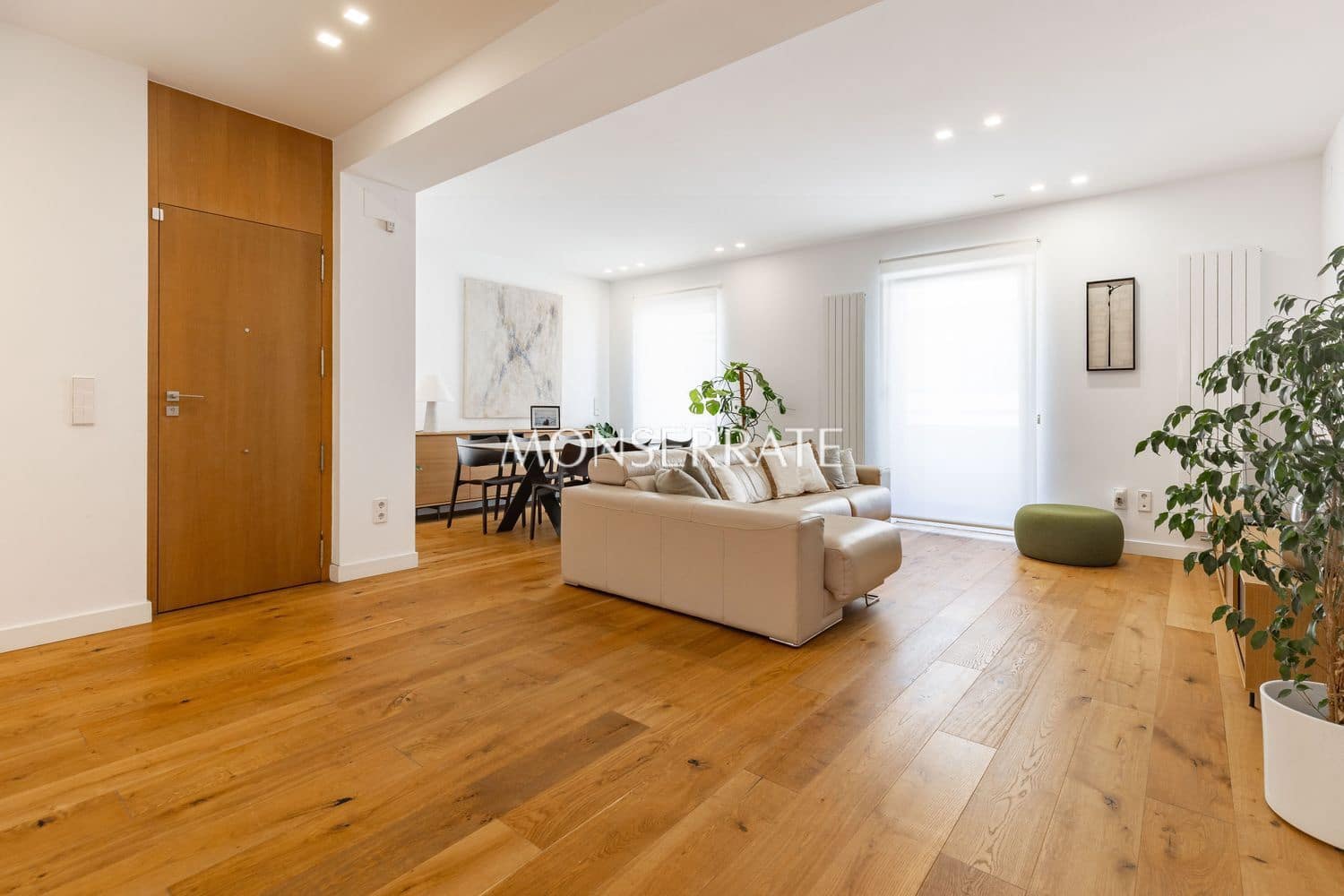 Appartement de 3 chambres à louer à Valence ville avec garage - 3 300 € (Ref: 10044492)