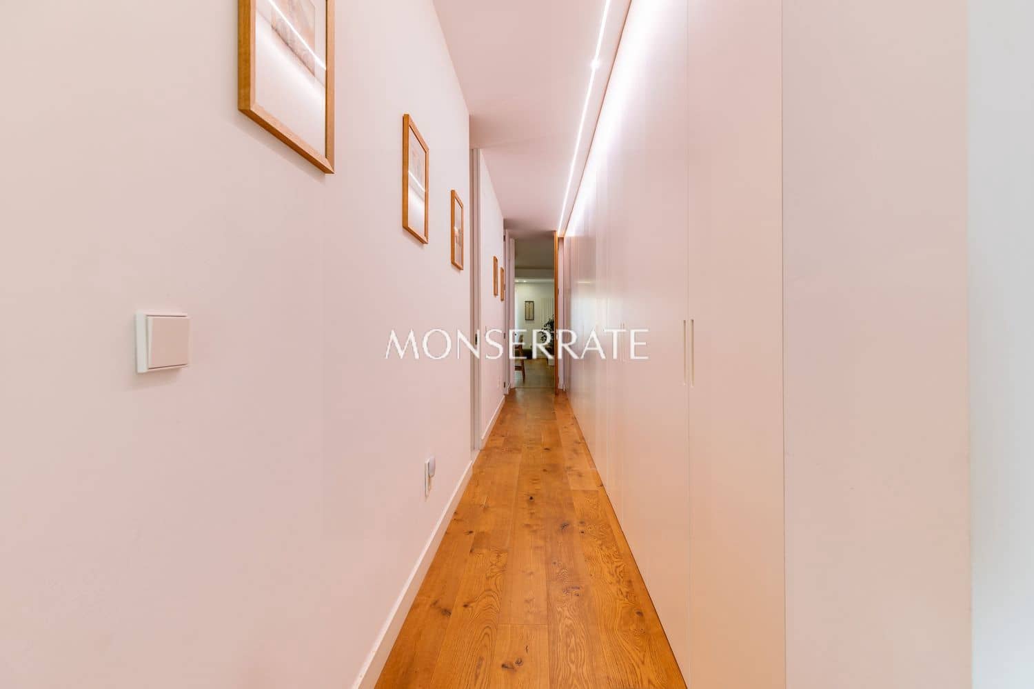 Appartement de 3 chambres à louer à Valence ville avec garage - 3 300 € (Ref: 10044492)