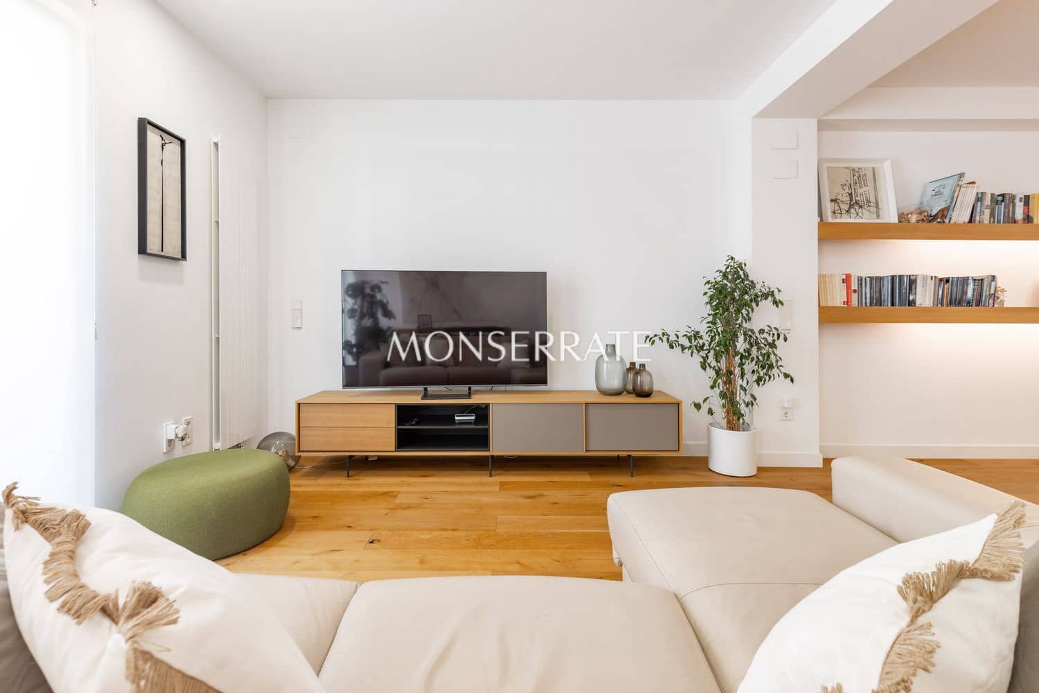 Appartement de 3 chambres à louer à Valence ville avec garage - 3 300 € (Ref: 10044492)