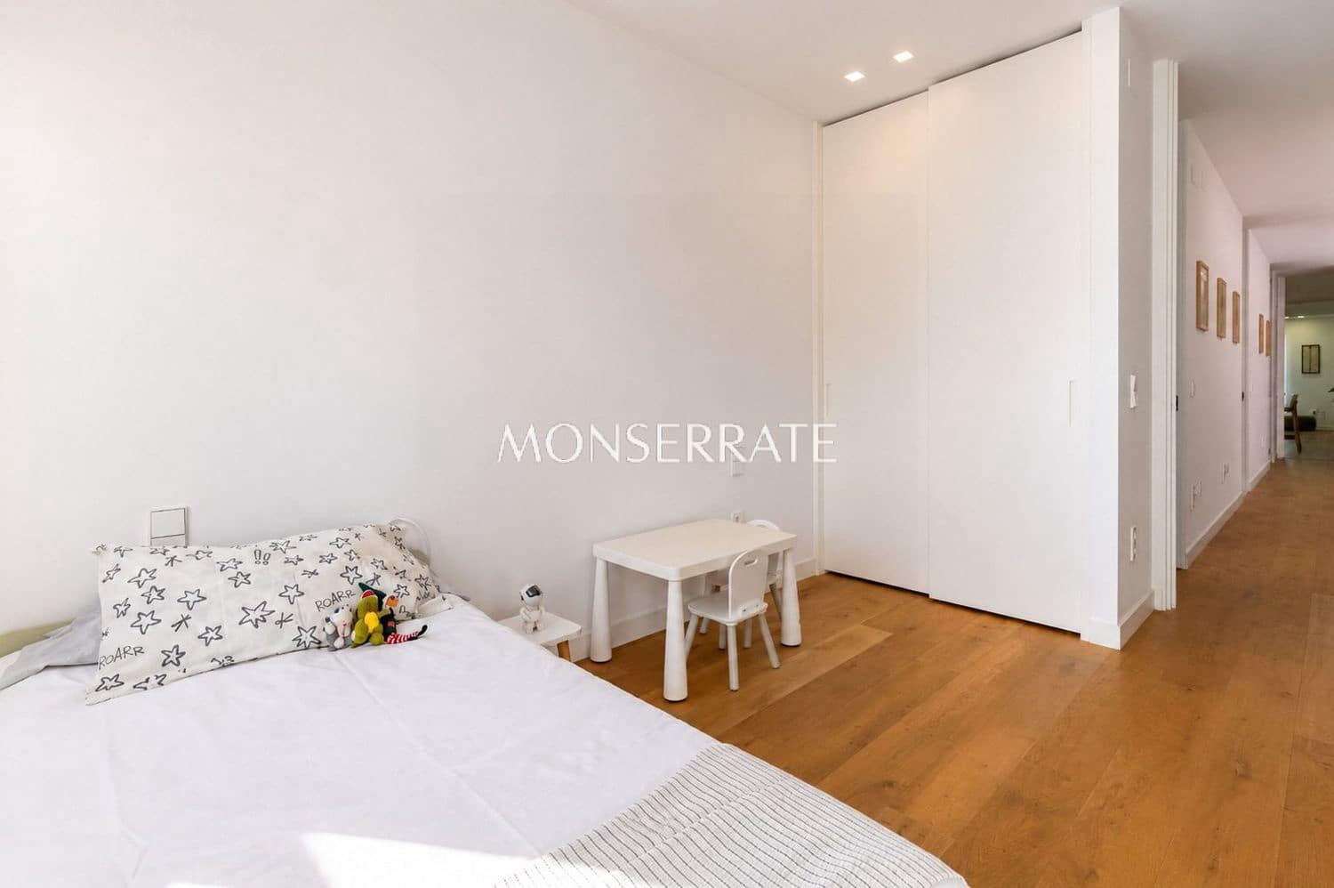 Appartement de 3 chambres à louer à Valence ville avec garage - 3 300 € (Ref: 10044492)