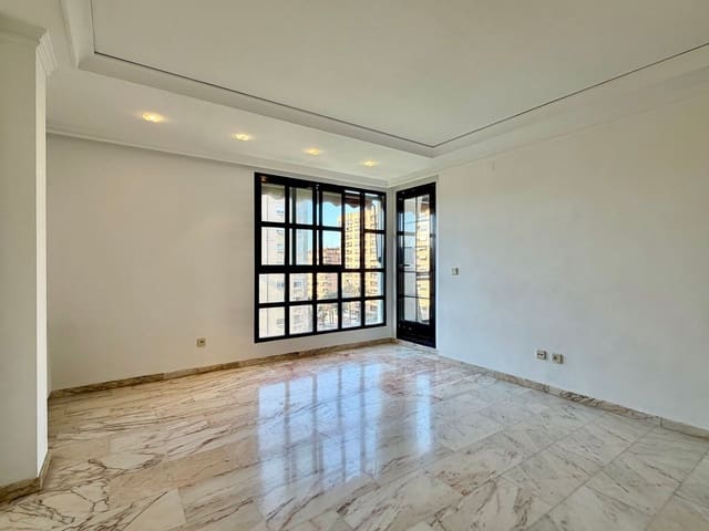 Apartamento de 4 habitaciones en L'Illa Perduda, València ciudad en alquiler con garaje - 1.700 € (Ref: 10063826)