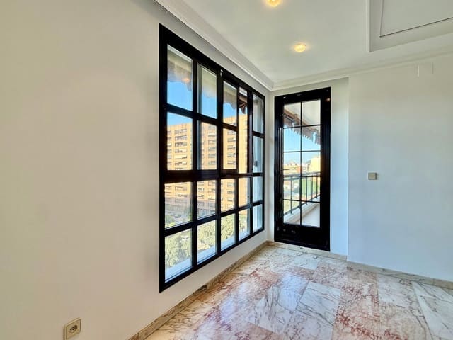 Apartamento de 4 habitaciones en L'Illa Perduda, València ciudad en alquiler con garaje - 1.700 € (Ref: 10063826)
