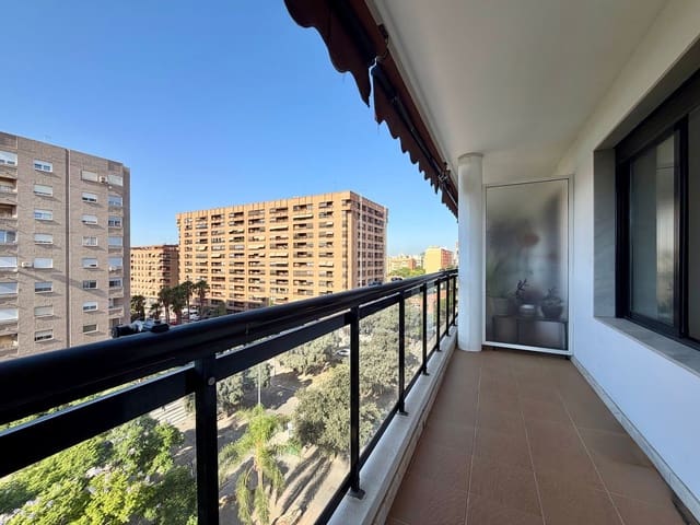 Apartamento de 4 habitaciones en L'Illa Perduda, València ciudad en alquiler con garaje - 1.700 € (Ref: 10063826)
